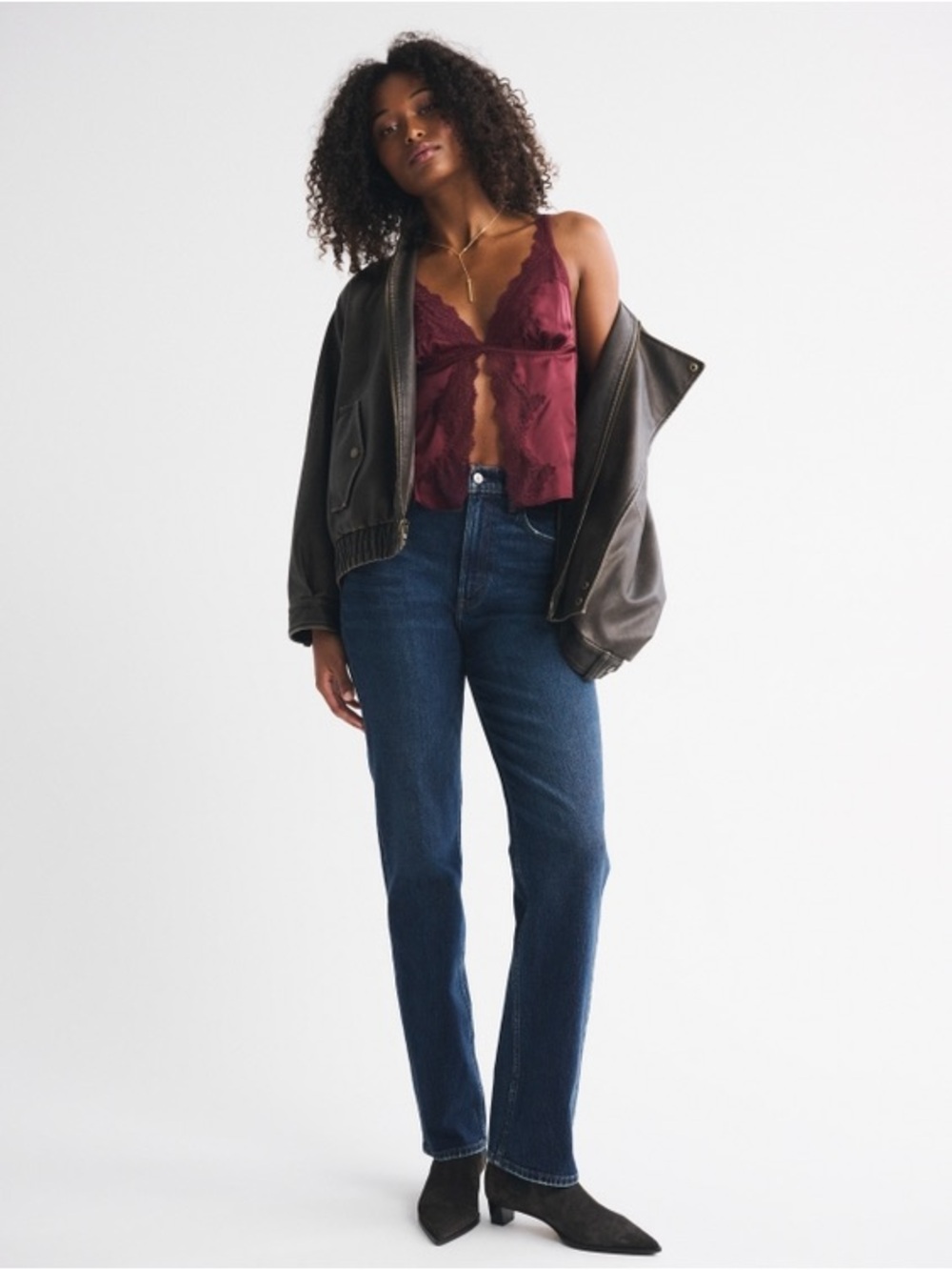 NWT’s Abercrombie Curve Love Ultra High Rise 90s Straight Jean - Picture 6 of 9
